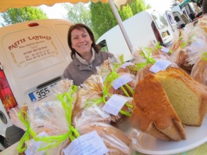 Au March De Roquefort Le Pastis Landais De Roseline Sud Ouest